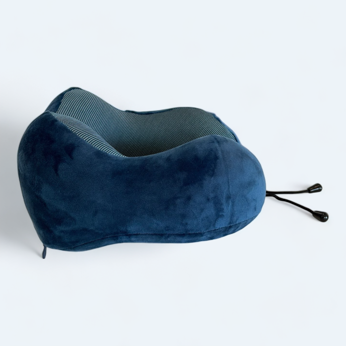 blå nakkepude fra siden